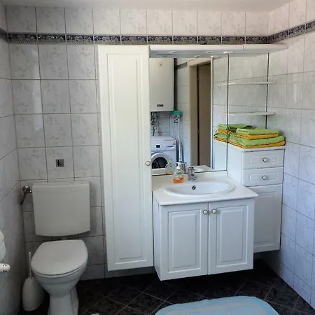 Schmidt Apartment